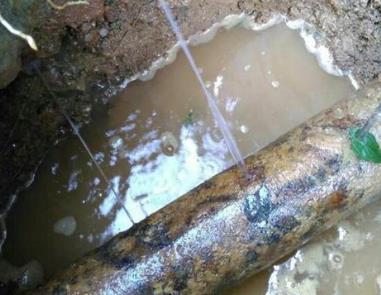 调兵山楼顶渗水维修公司分享下地暖漏水的原因及检测方法。